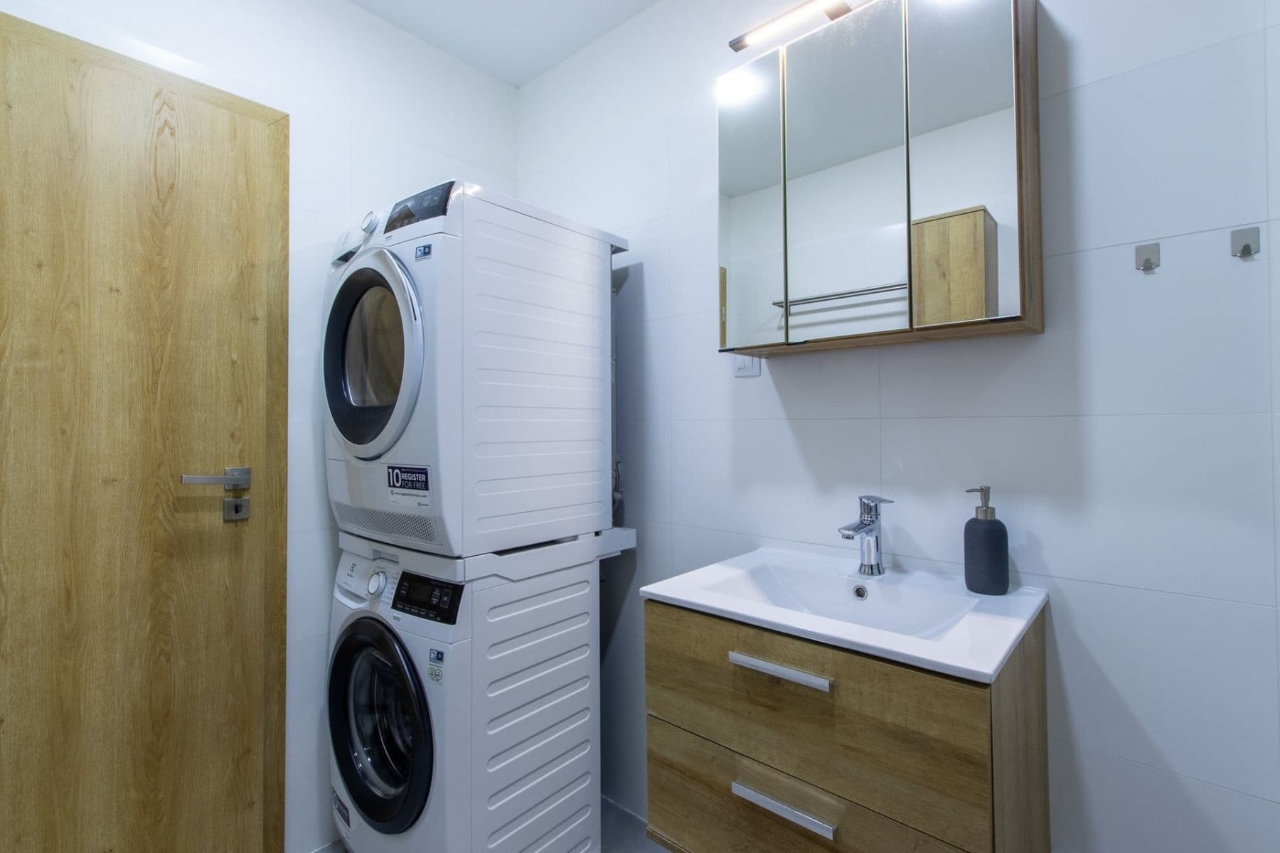 Prenájom bytu 3-izbový 68 m², Jaselská, Mnichovo Hradiště, Středočeský kraj Prenájom bytu 3-izbový 68 m², Jaselská, Mnichovo Hradiště, Středočeský kraj