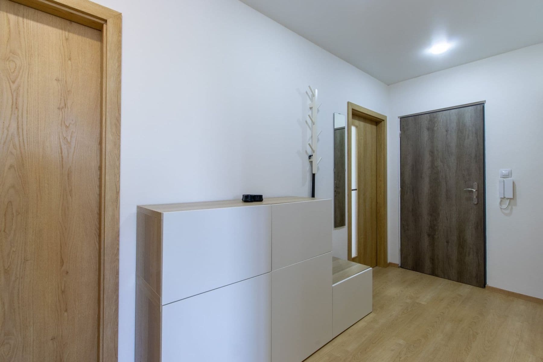 Prenájom bytu 3-izbový 68 m², Jaselská, Mnichovo Hradiště, Středočeský kraj Prenájom bytu 3-izbový 68 m², Jaselská, Mnichovo Hradiště, Středočeský kraj