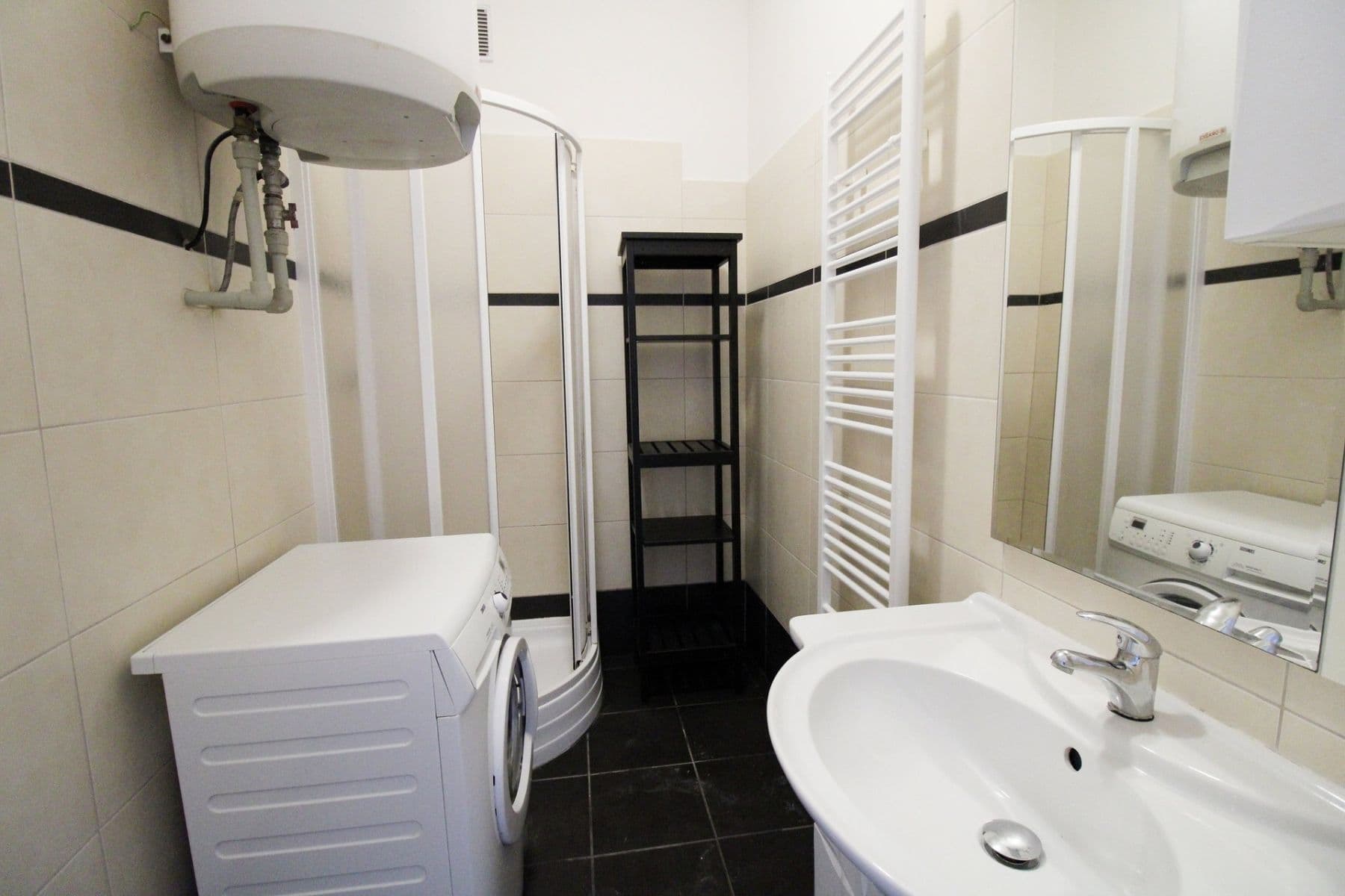 Prenájom bytu 2-izbový 45 m², Donská, Praha, Praha Prenájom bytu 2-izbový 45 m², Donská, Praha, Praha