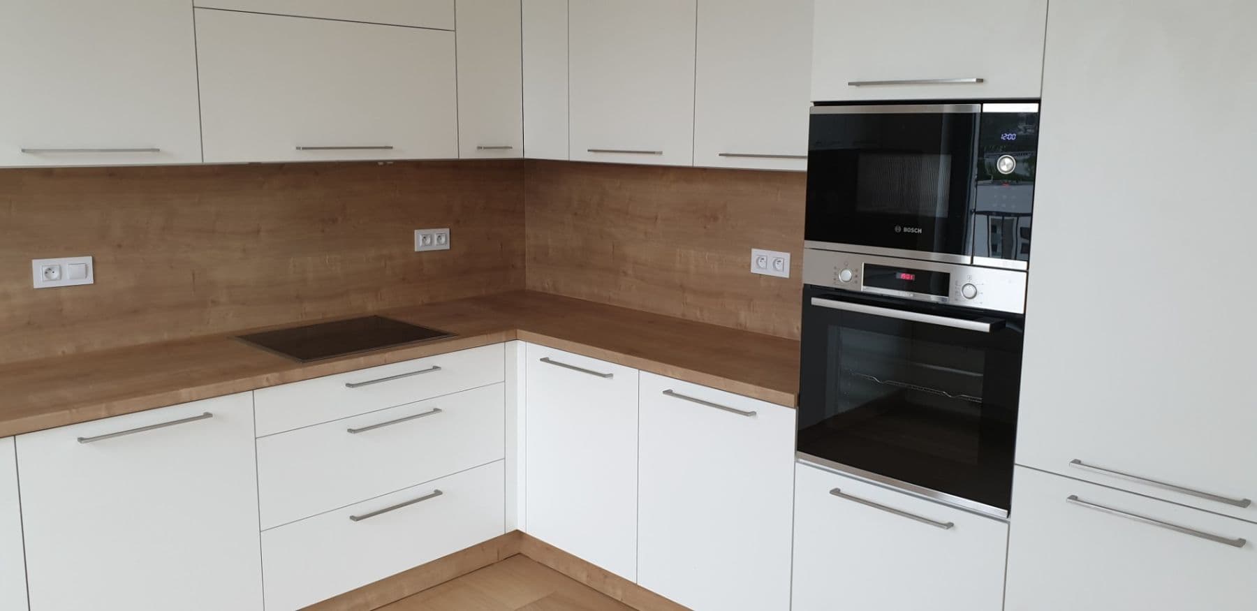 Prenájom bytu 4-izbový 99 m², Praha, Praha Prenájom bytu 4-izbový 99 m², Praha, Praha