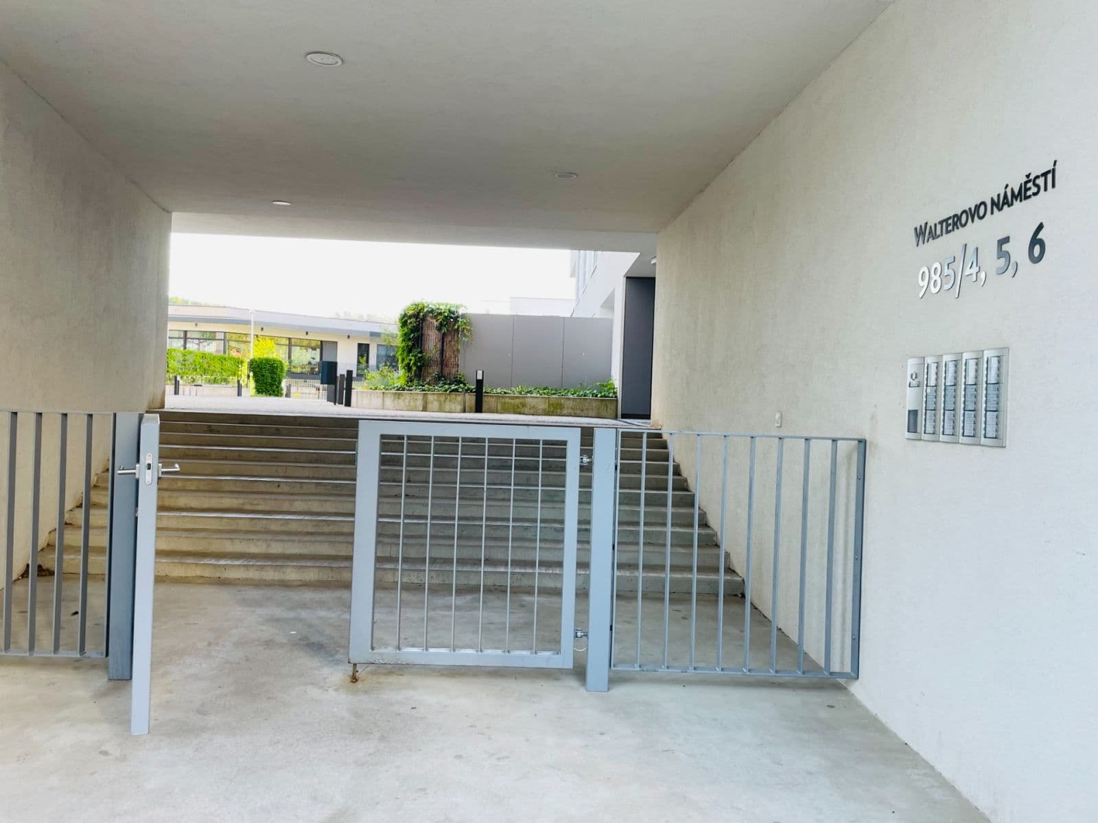 Prenájom bytu 4-izbový 99 m², Praha, Praha Prenájom bytu 4-izbový 99 m², Praha, Praha