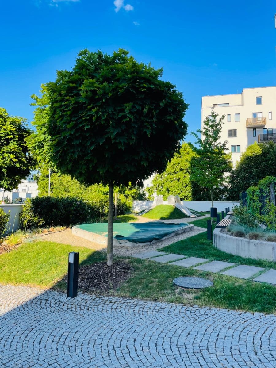 Prenájom bytu 4-izbový 99 m², Praha, Praha Prenájom bytu 4-izbový 99 m², Praha, Praha
