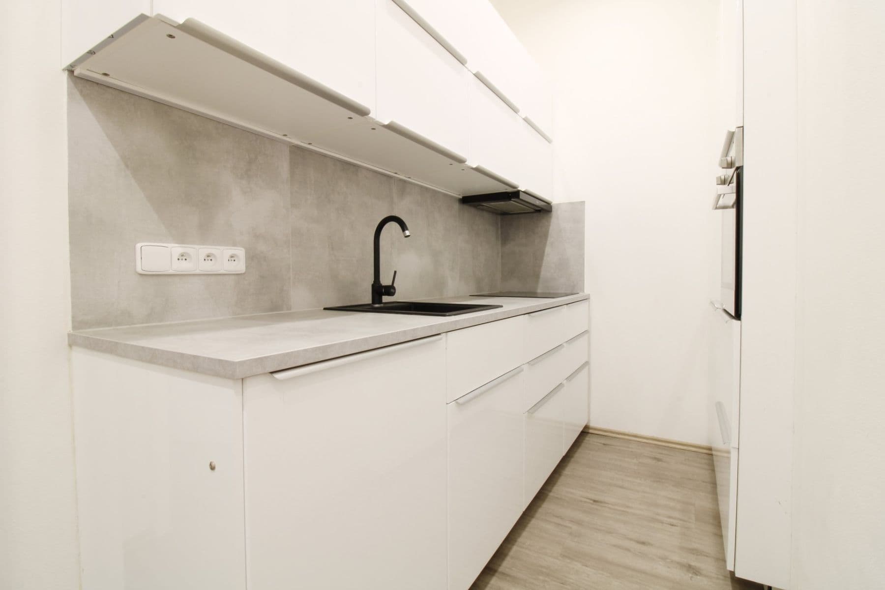 Prenájom bytu 2-izbový 51 m², Podolská, Praha, Praha Prenájom bytu 2-izbový 51 m², Podolská, Praha, Praha