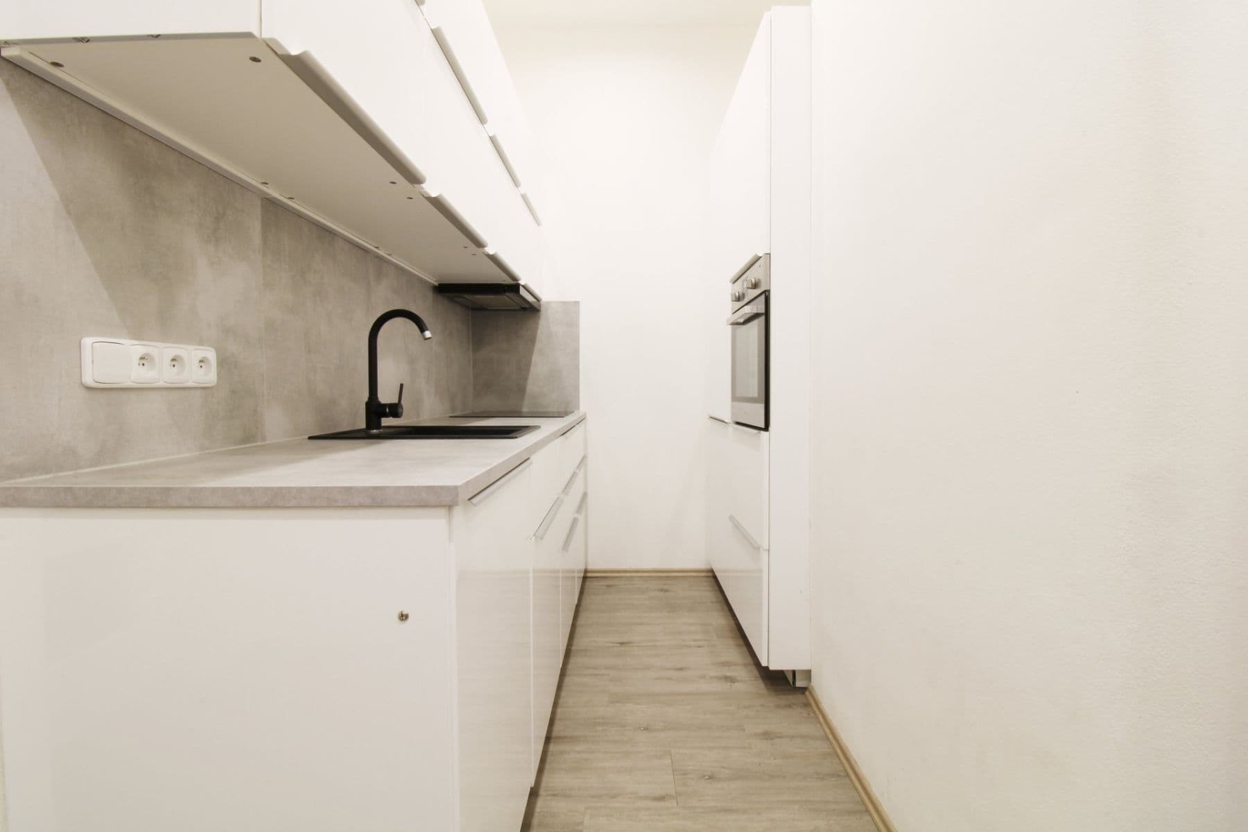 Prenájom bytu 2-izbový 51 m², Podolská, Praha, Praha Prenájom bytu 2-izbový 51 m², Podolská, Praha, Praha