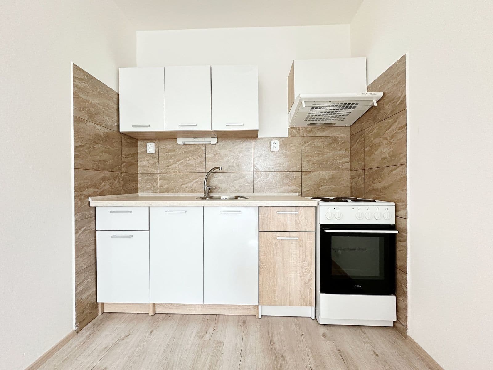 Prenájom bytu 2-izbový 47 m², Slavatova, Praha, Praha Prenájom bytu 2-izbový 47 m², Slavatova, Praha, Praha