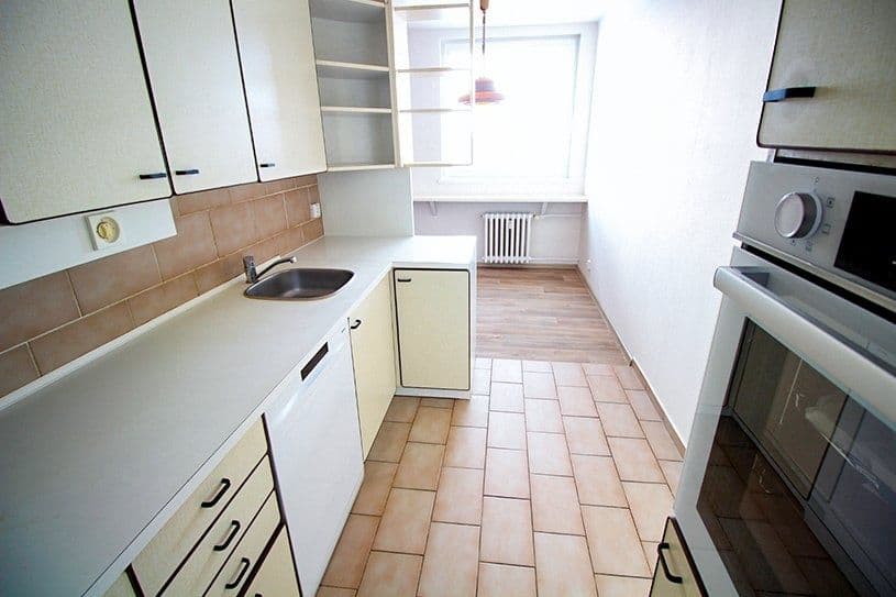 Prenájom bytu 3-izbový 75 m², Vnoučkova, Benešov, Středočeský kraj Prenájom bytu 3-izbový 75 m², Vnoučkova, Benešov, Středočeský kraj