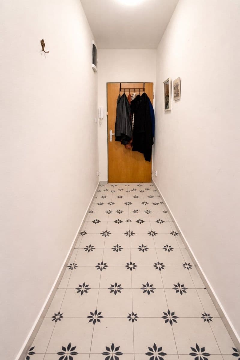 Prenájom bytu 1-izbový 47 m², Vykáňská, Praha, Praha Prenájom bytu 1-izbový 47 m², Vykáňská, Praha, Praha