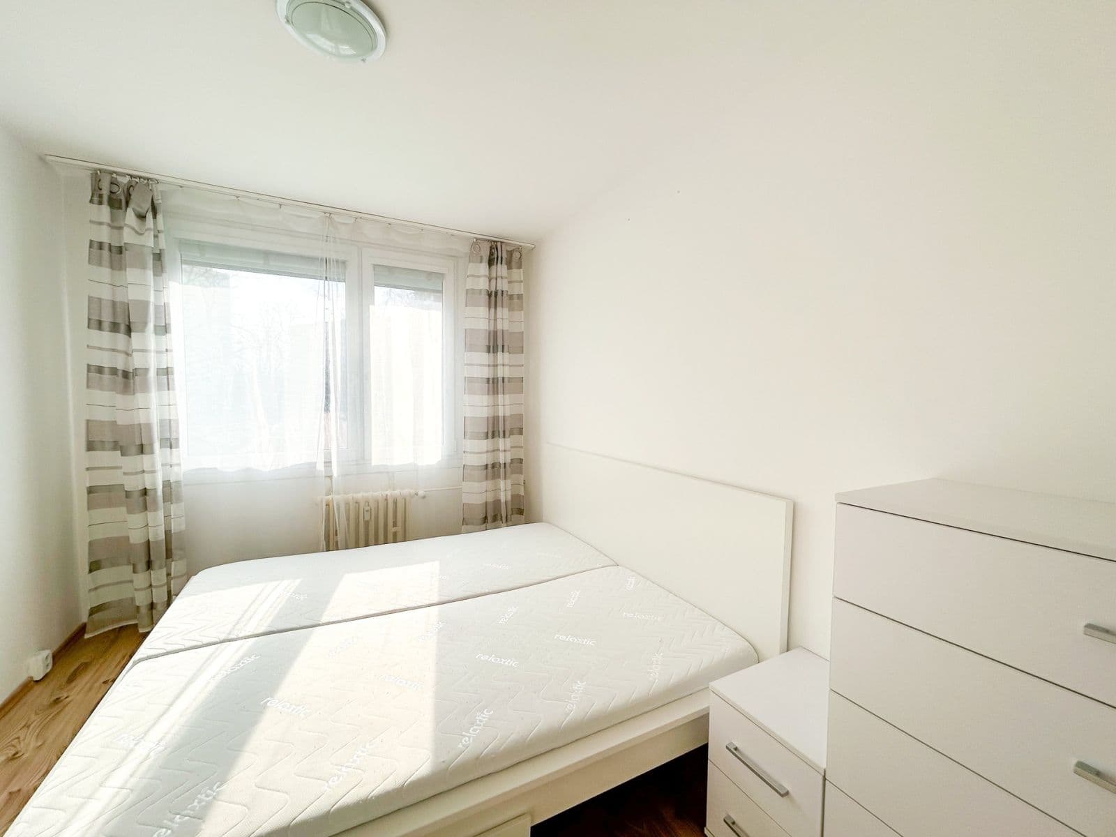 Prenájom bytu 2-izbový 40 m², Novodvorská, Praha, Praha Prenájom bytu 2-izbový 40 m², Novodvorská, Praha, Praha