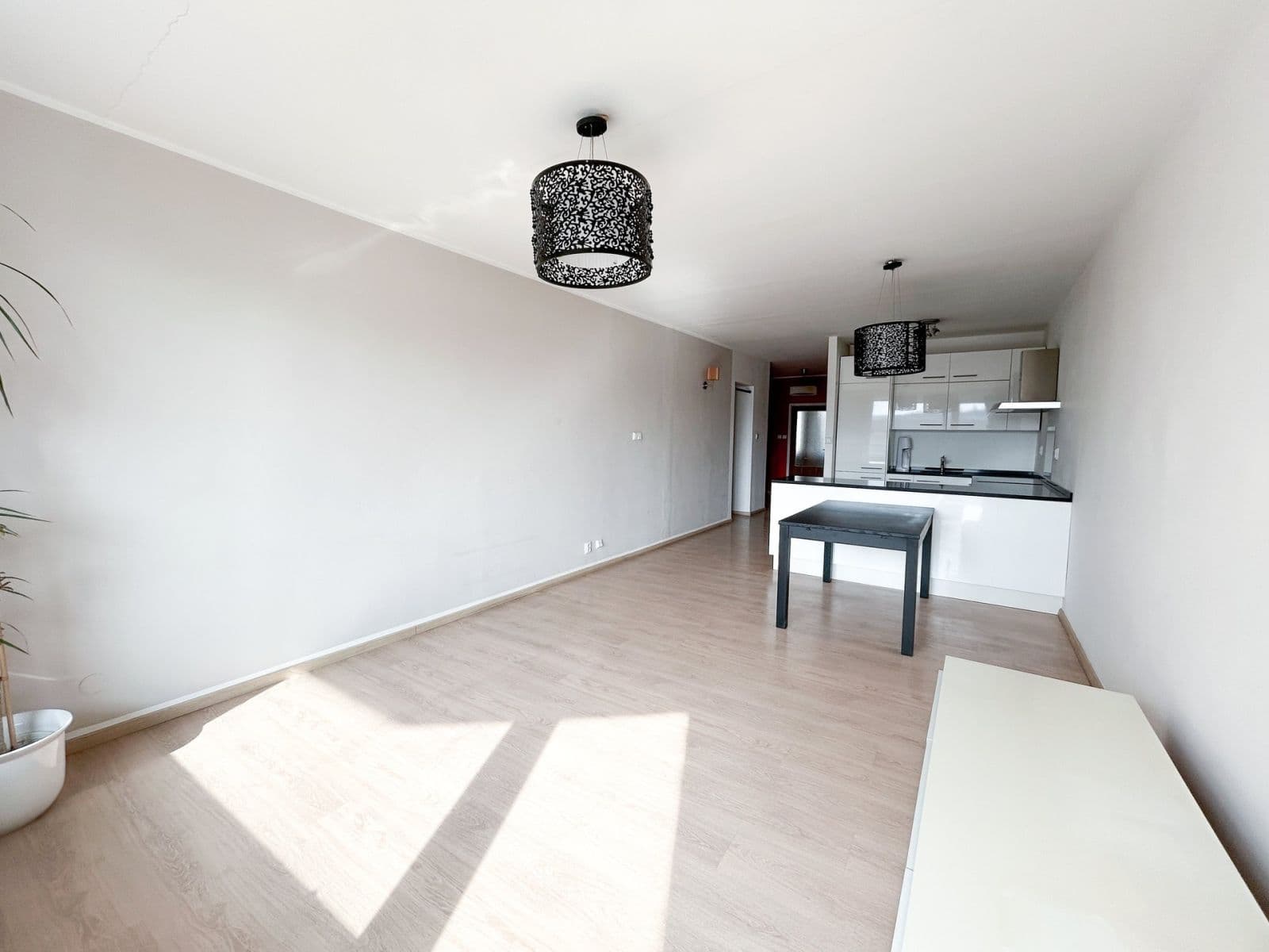 Prenájom bytu 3-izbový 78 m², Tusarova, Praha, Praha Prenájom bytu 3-izbový 78 m², Tusarova, Praha, Praha