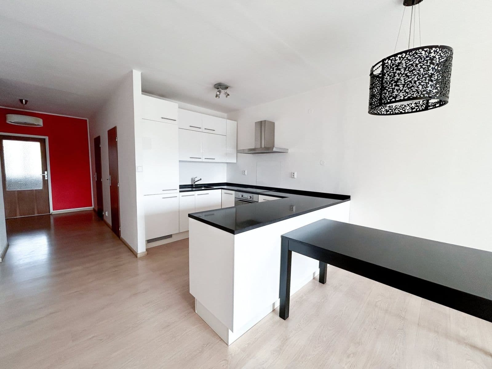 Prenájom bytu 3-izbový 78 m², Tusarova, Praha, Praha Prenájom bytu 3-izbový 78 m², Tusarova, Praha, Praha