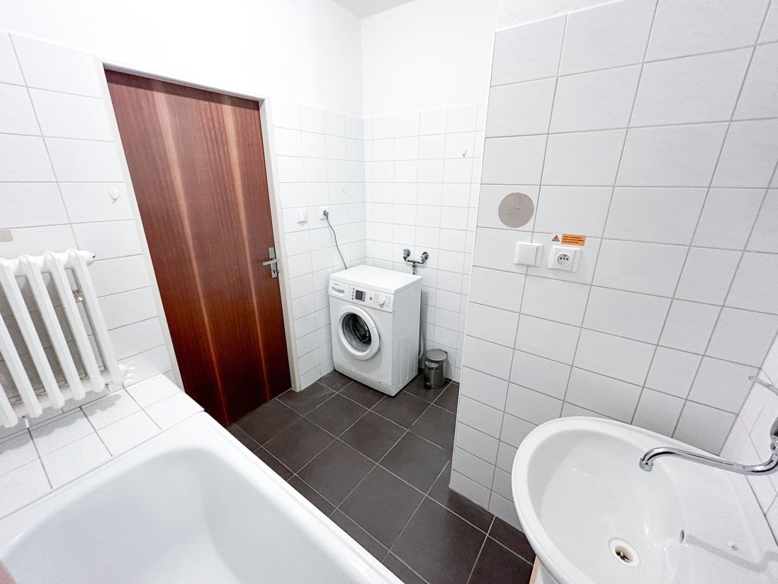 Prenájom bytu 3-izbový 78 m², Tusarova, Praha, Praha Prenájom bytu 3-izbový 78 m², Tusarova, Praha, Praha