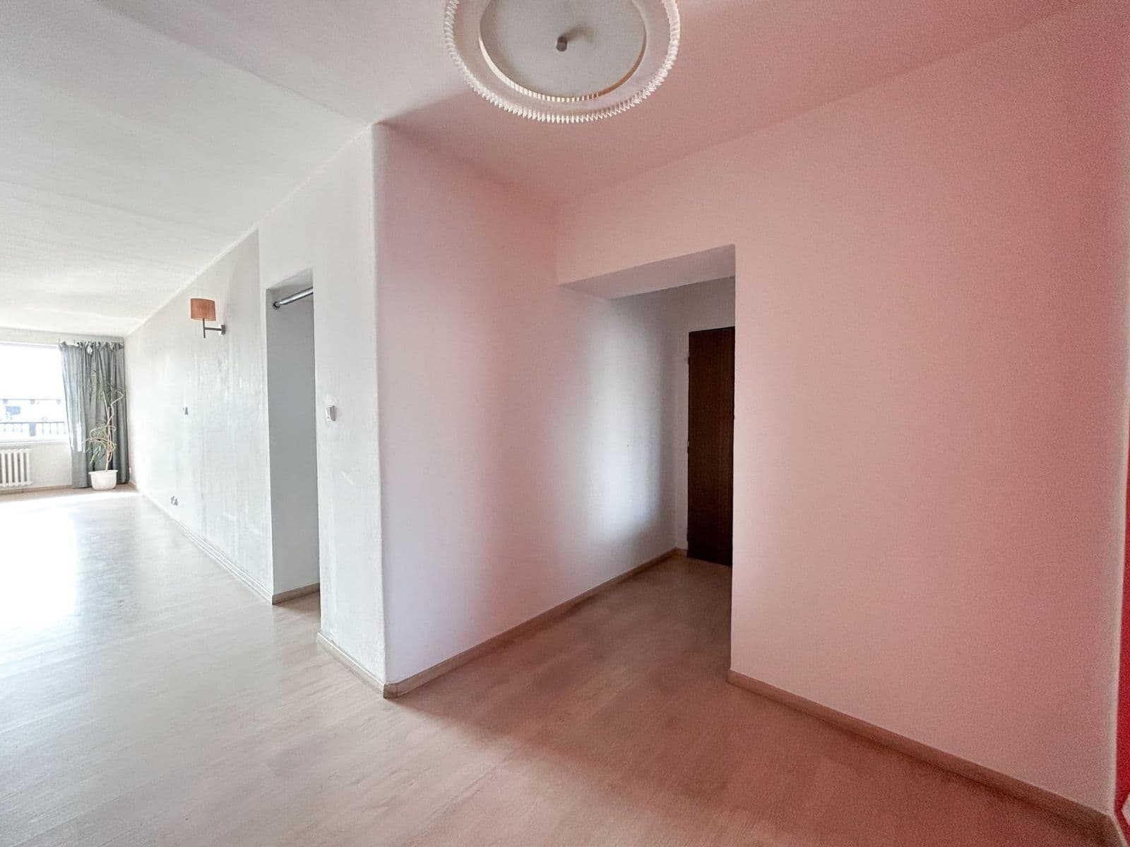 Prenájom bytu 3-izbový 78 m², Tusarova, Praha, Praha Prenájom bytu 3-izbový 78 m², Tusarova, Praha, Praha