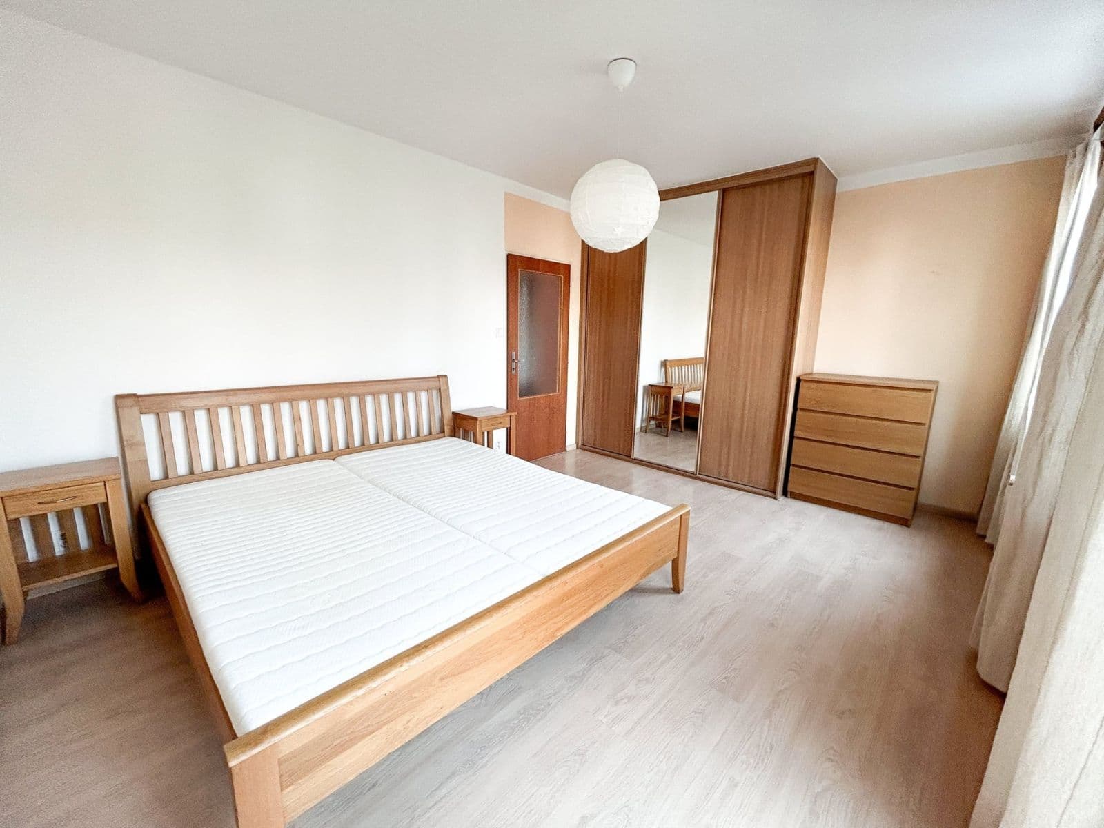 Prenájom bytu 3-izbový 78 m², Tusarova, Praha, Praha Prenájom bytu 3-izbový 78 m², Tusarova, Praha, Praha