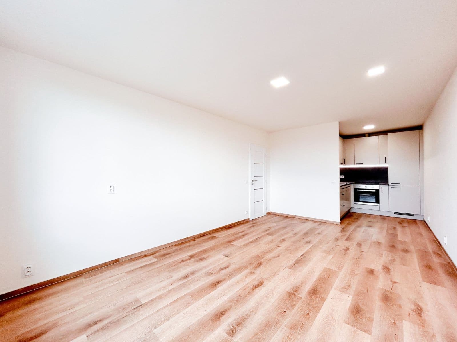 Prenájom bytu 2-izbový 44 m², Jateční, Kolín, Středočeský kraj Prenájom bytu 2-izbový 44 m², Jateční, Kolín, Středočeský kraj