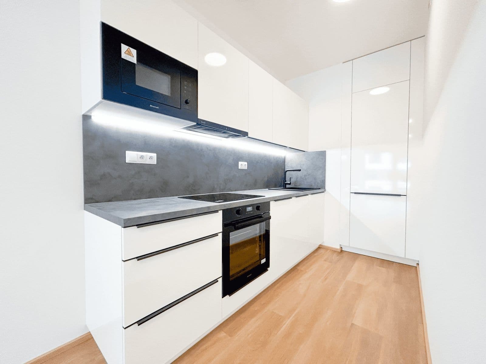Prenájom bytu 2-izbový 59 m², Domalípova, Praha, Praha Prenájom bytu 2-izbový 59 m², Domalípova, Praha, Praha