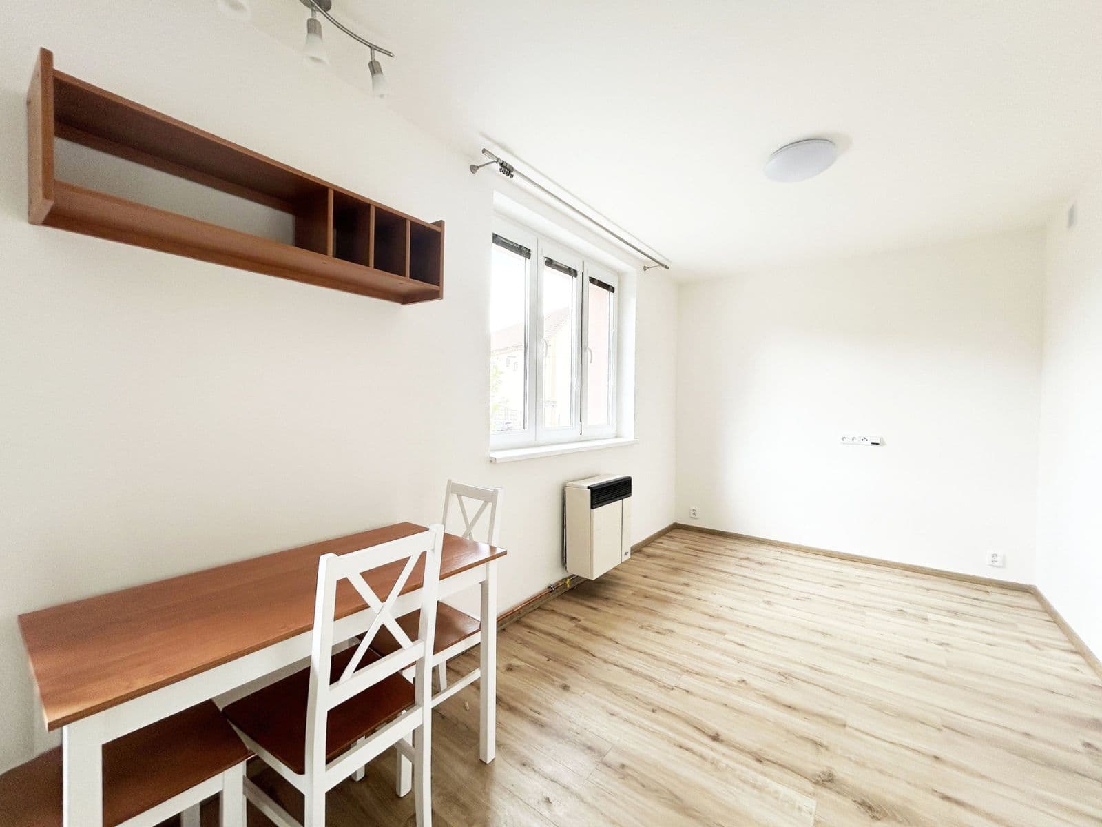 Prenájom bytu 1-izbový 45 m², Roztocká, Velké Přílepy, Středočeský kraj Prenájom bytu 1-izbový 45 m², Roztocká, Velké Přílepy, Středočeský kraj