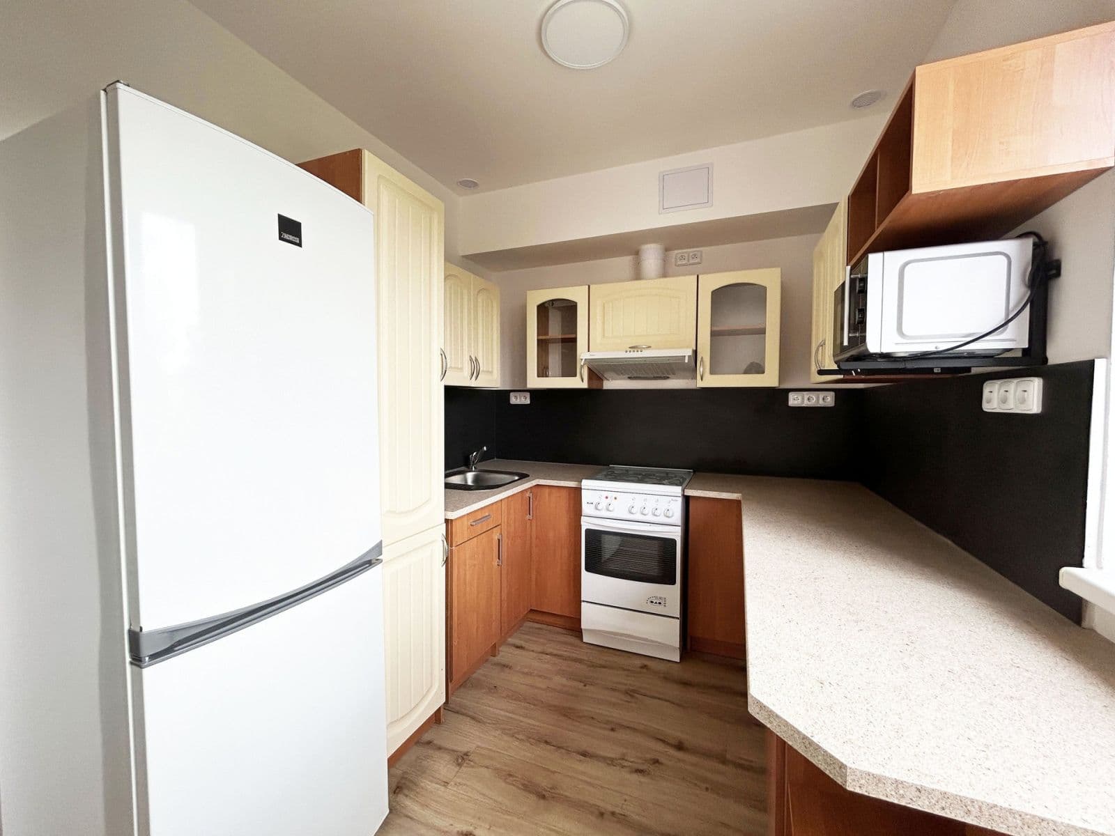 Prenájom bytu 1-izbový 45 m², Roztocká, Velké Přílepy, Středočeský kraj Prenájom bytu 1-izbový 45 m², Roztocká, Velké Přílepy, Středočeský kraj