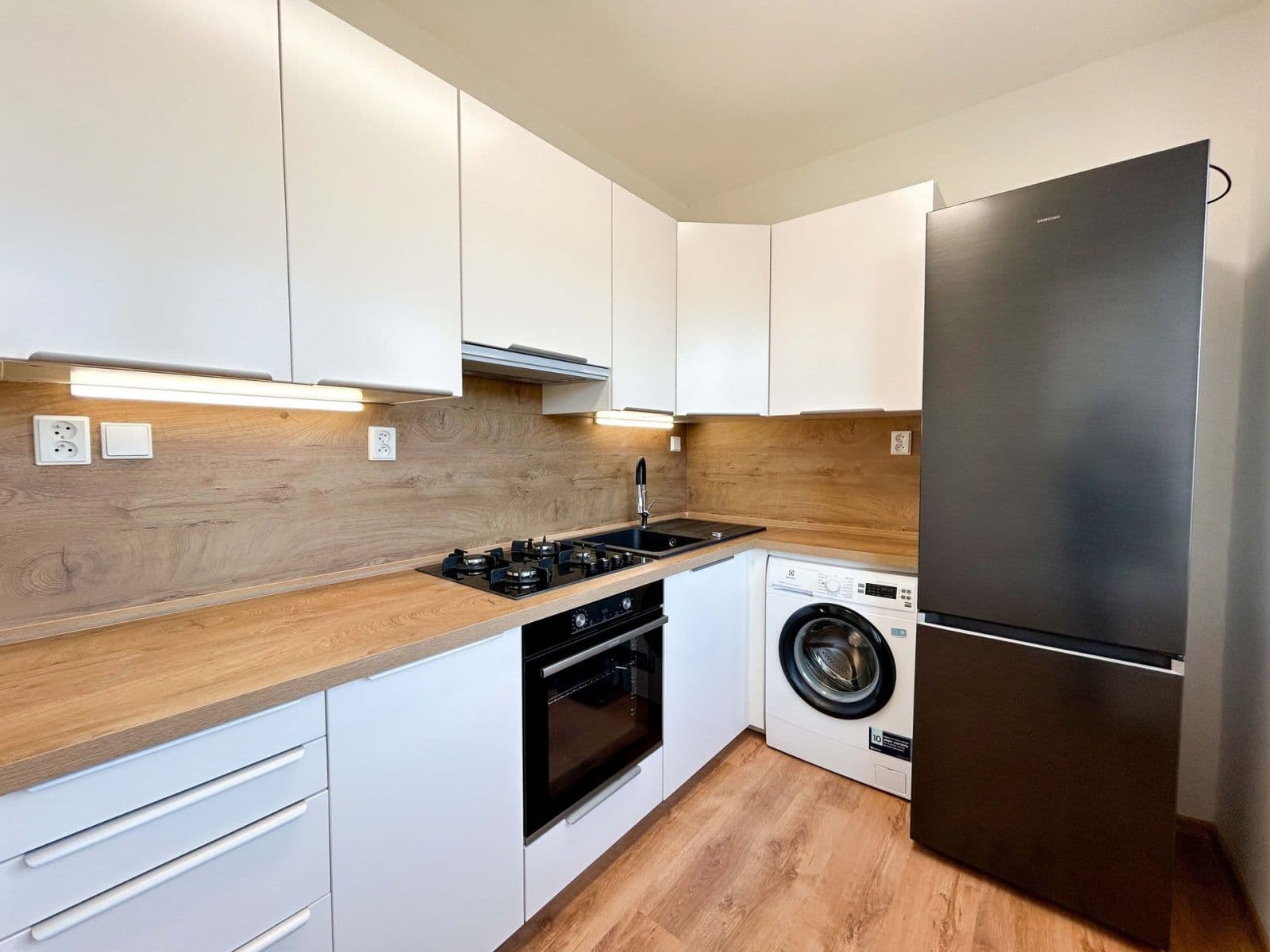 Prenájom bytu 2-izbový 54 m², Na Petřinách, Praha, Praha Prenájom bytu 2-izbový 54 m², Na Petřinách, Praha, Praha