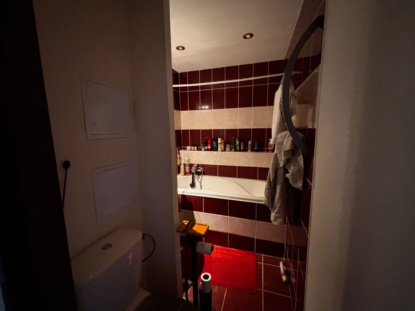 Prenájom bytu 3-izbový 60 m², J. A. Gagarina, Nejdek, Karlovarský kraj Prenájom bytu 3-izbový 60 m², J. A. Gagarina, Nejdek, Karlovarský kraj