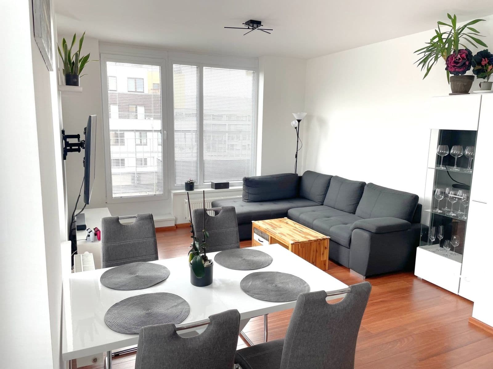 Prenájom bytu 2-izbový 50 m², Svitákova, Praha, Praha Prenájom bytu 2-izbový 50 m², Svitákova, Praha, Praha