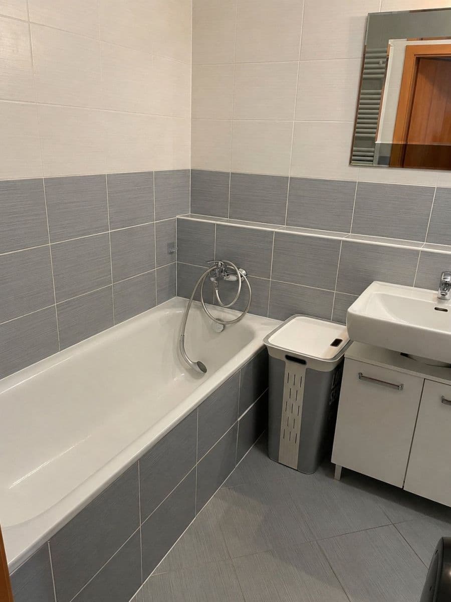 Prenájom bytu 2-izbový 50 m², Svitákova, Praha, Praha Prenájom bytu 2-izbový 50 m², Svitákova, Praha, Praha