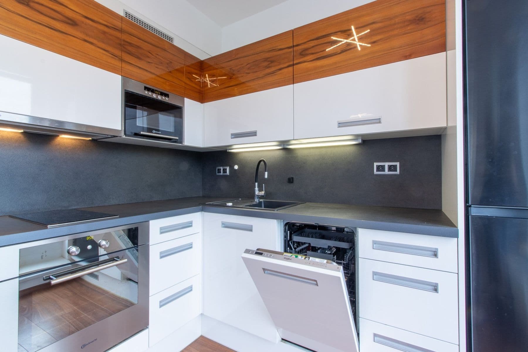 Prenájom bytu 2-izbový 50 m², Svitákova, Praha, Praha Prenájom bytu 2-izbový 50 m², Svitákova, Praha, Praha