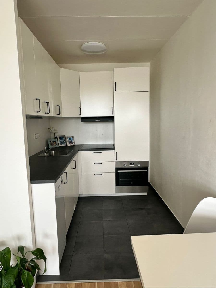 Predaj bytu 2-izbový 43 m², K Rovinám, Praha, Praha Predaj bytu 2-izbový 43 m², K Rovinám, Praha, Praha