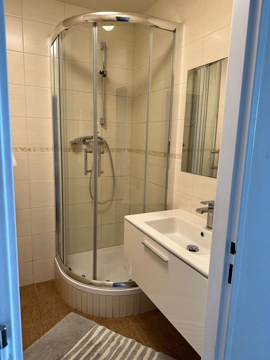 Predaj bytu 2-izbový 43 m², K Rovinám, Praha, Praha Predaj bytu 2-izbový 43 m², K Rovinám, Praha, Praha