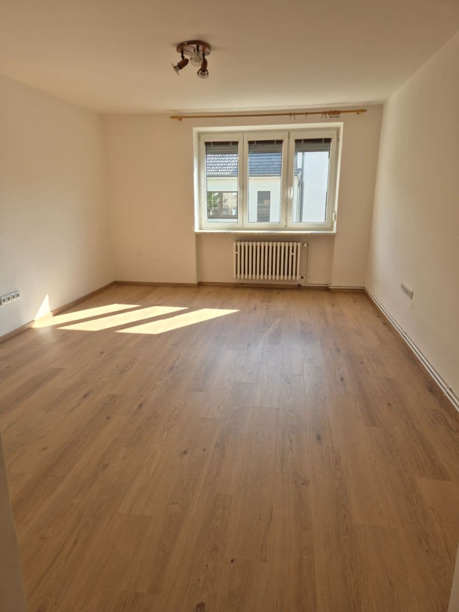 Prenájom bytu 3-izbový 71 m², Viniční, Brno, Jihomoravský kraj Prenájom bytu 3-izbový 71 m², Viniční, Brno, Jihomoravský kraj