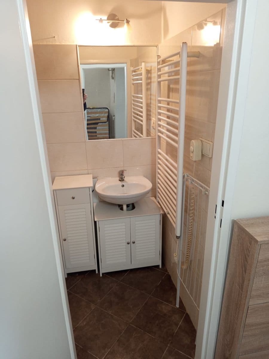 Prenájom bytu 1-izbový 30 m², Záběhlická, Praha, Praha Prenájom bytu 1-izbový 30 m², Záběhlická, Praha, Praha