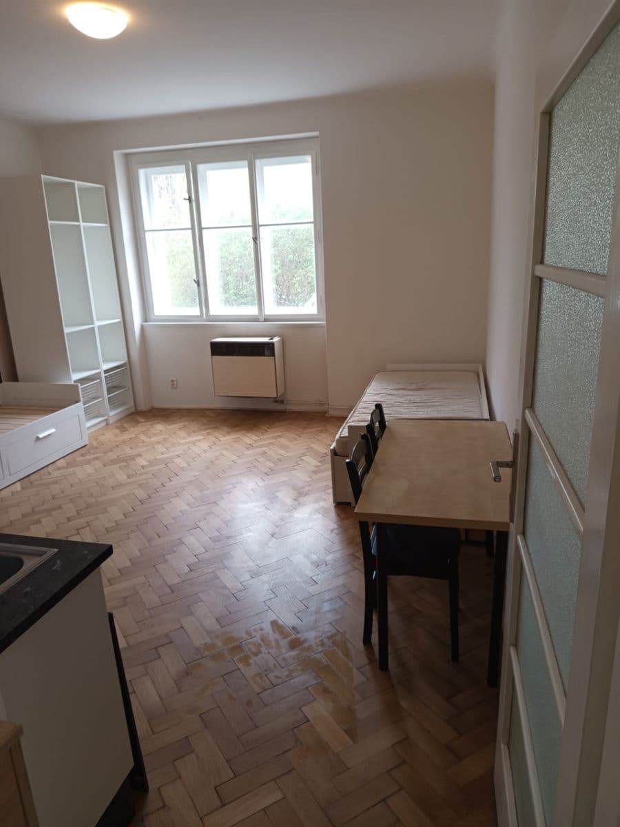 Prenájom bytu 1-izbový 30 m², Záběhlická, Praha, Praha Prenájom bytu 1-izbový 30 m², Záběhlická, Praha, Praha