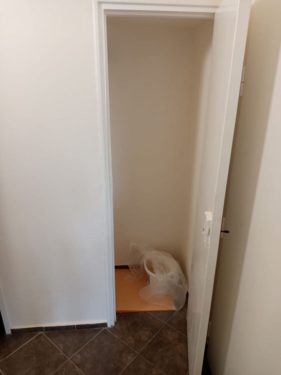 Prenájom bytu 1-izbový 30 m², Záběhlická, Praha, Praha Prenájom bytu 1-izbový 30 m², Záběhlická, Praha, Praha