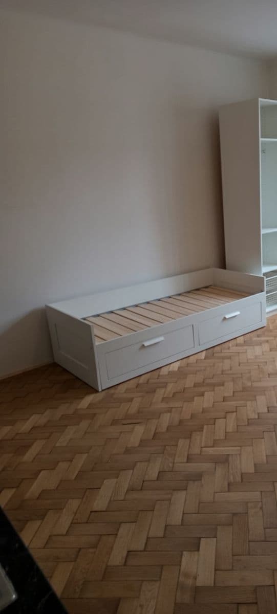 Prenájom bytu 1-izbový 30 m², Záběhlická, Praha, Praha Prenájom bytu 1-izbový 30 m², Záběhlická, Praha, Praha