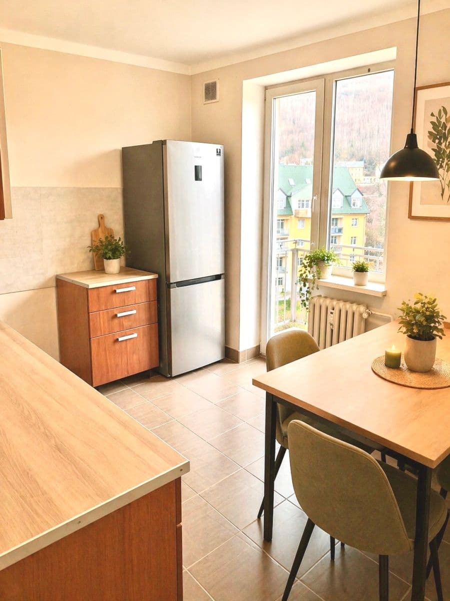 Predaj bytu 3-izbový 72 m², Čsl. armády, Děčín, Ústecký kraj Predaj bytu 3-izbový 72 m², Čsl. armády, Děčín, Ústecký kraj