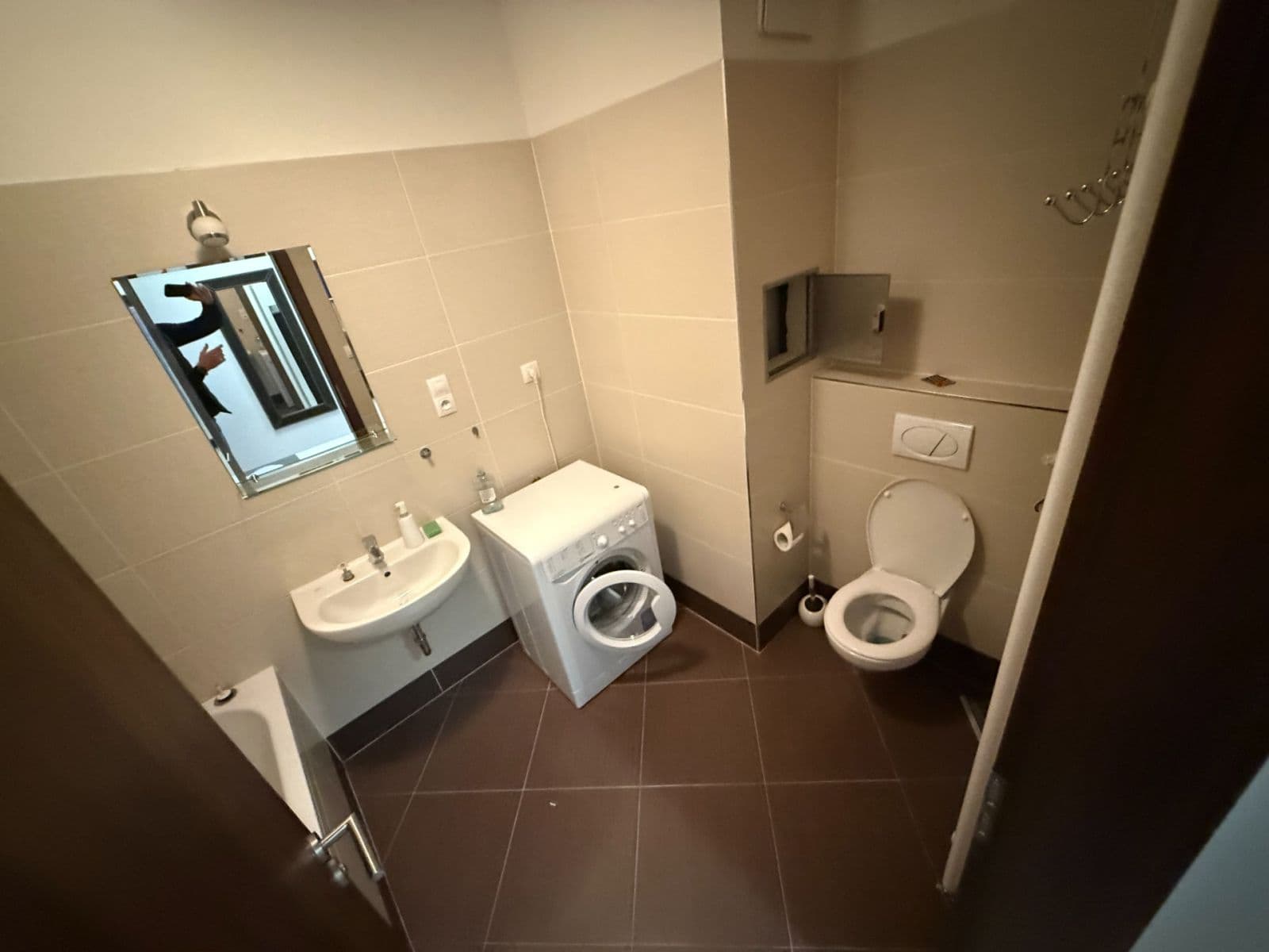 Prenájom bytu 1-izbový 37 m², Modenská, Praha, Praha Prenájom bytu 1-izbový 37 m², Modenská, Praha, Praha