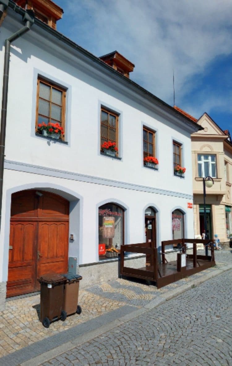 Predaj domu 753 m², pozemek 510 m², nám. T. G. Masaryka, Bechyně, Jihočeský kraj Predaj domu 753 m², pozemek 510 m², nám. T. G. Masaryka, Bechyně, Jihočeský kraj