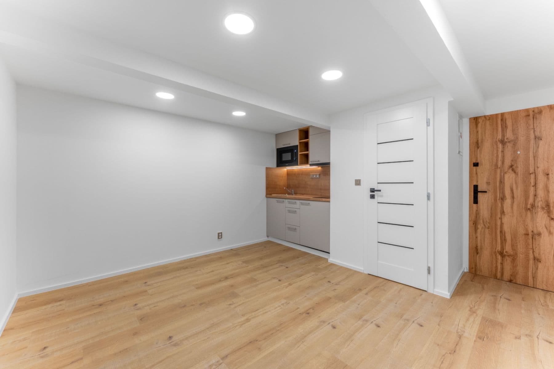 Prenájom bytu 1-izbový 20 m², U Jezerky, Praha, Praha Prenájom bytu 1-izbový 20 m², U Jezerky, Praha, Praha