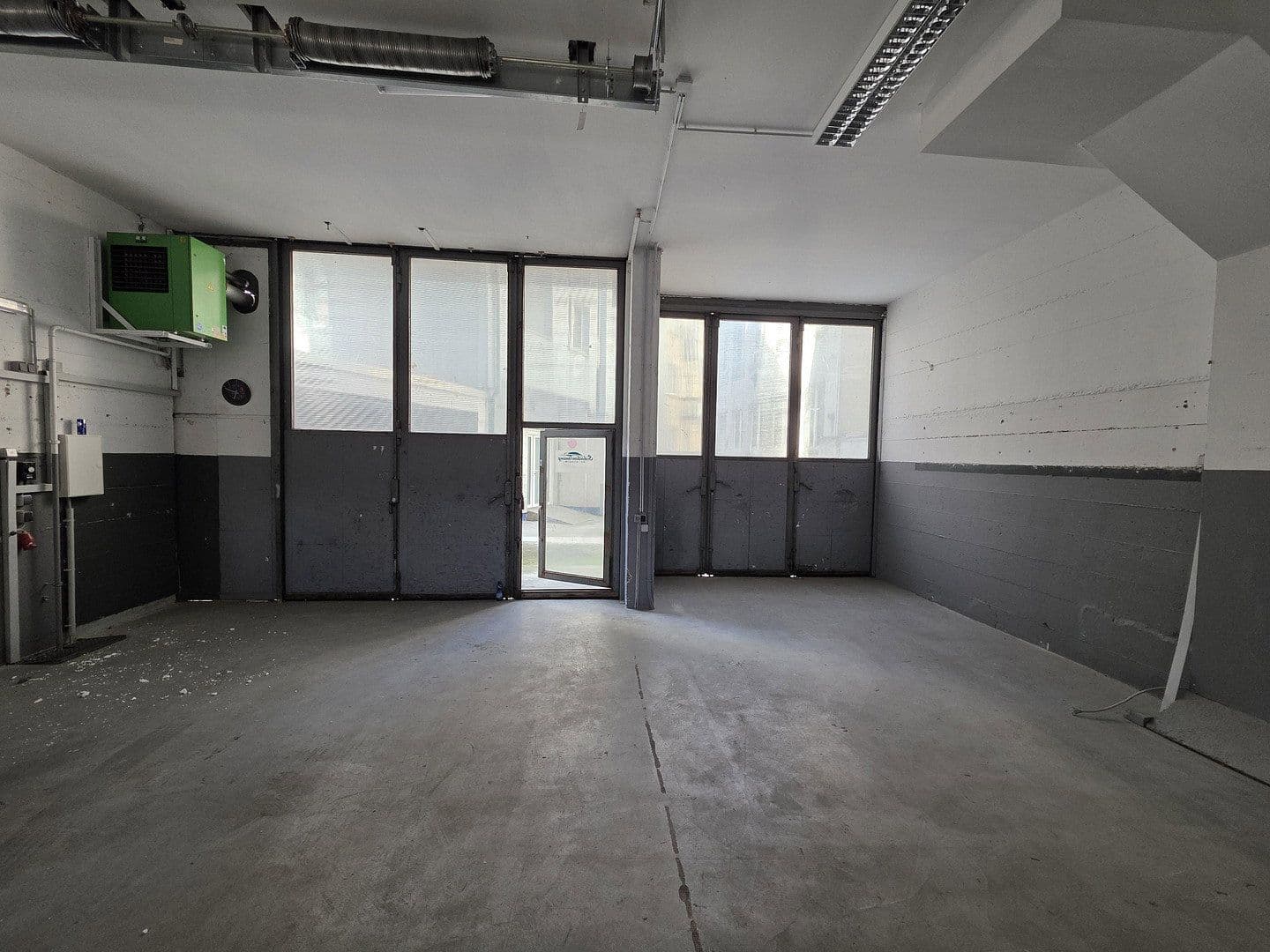 Prenájom nebytového priestoru 174 m², Durlacherstraße 70, Pforzheim, Bádensko-Wurttembersko Prenájom nebytového priestoru 174 m², Durlacherstraße 70, Pforzheim, Bádensko-Wurttembersko