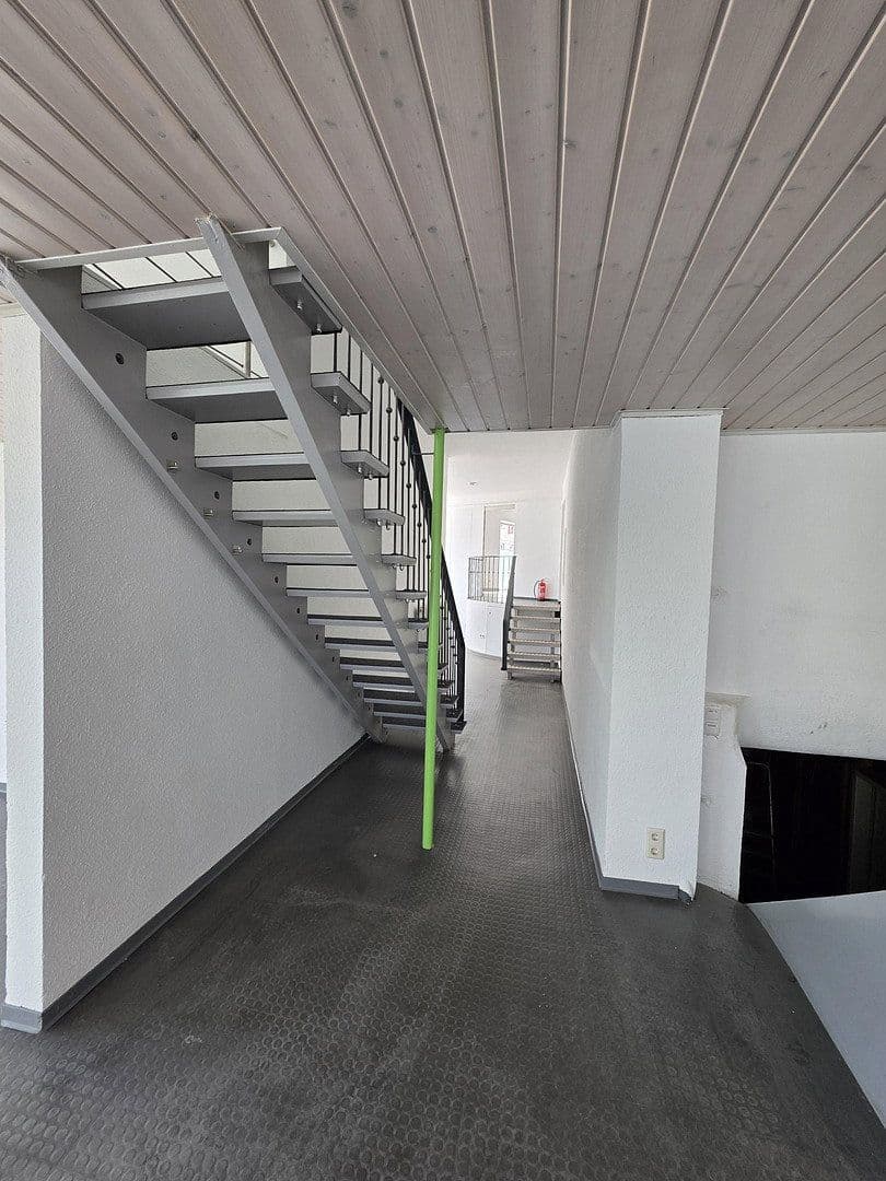 Prenájom kancelárie 323 m², Durlacherstraße 70-72, Pforzheim, Bádensko-Wurttembersko Prenájom kancelárie 323 m², Durlacherstraße 70-72, Pforzheim, Bádensko-Wurttembersko