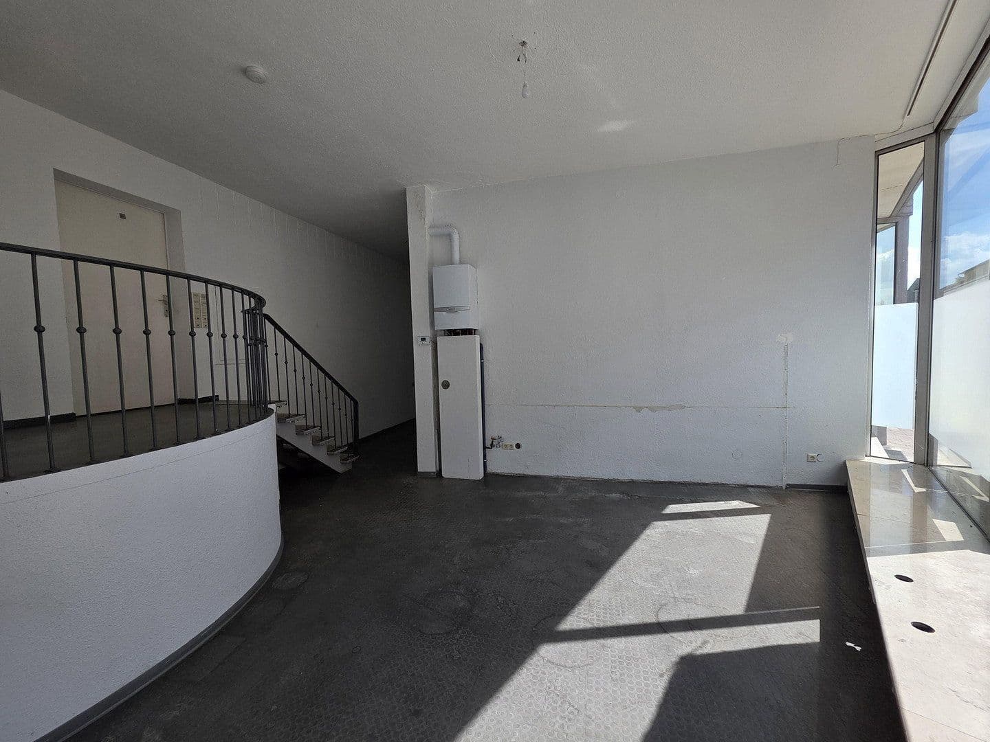Prenájom kancelárie 323 m², Durlacherstraße 70-72, Pforzheim, Bádensko-Wurttembersko Prenájom kancelárie 323 m², Durlacherstraße 70-72, Pforzheim, Bádensko-Wurttembersko