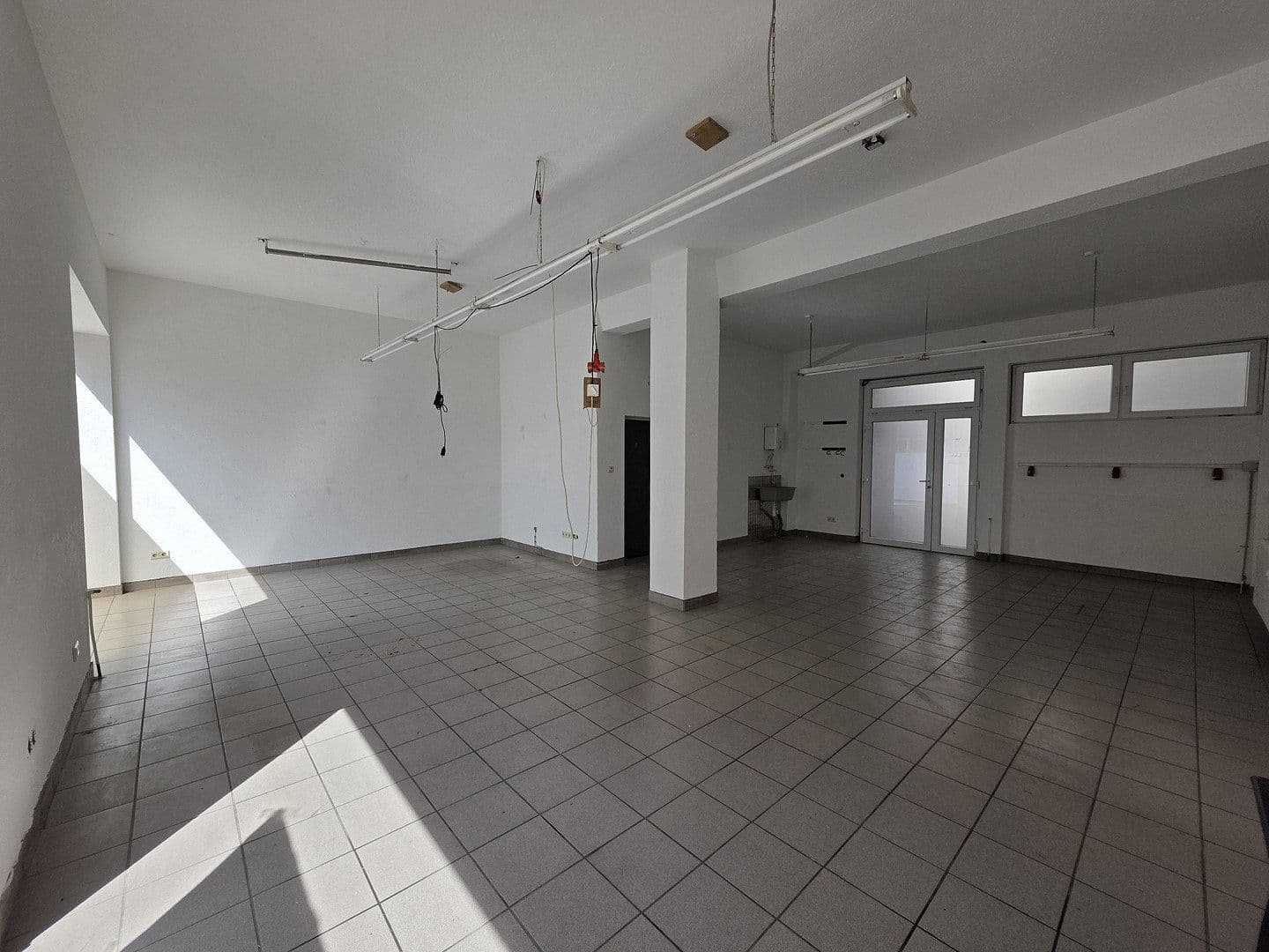 Prenájom kancelárie 323 m², Durlacherstraße 70-72, Pforzheim, Bádensko-Wurttembersko Prenájom kancelárie 323 m², Durlacherstraße 70-72, Pforzheim, Bádensko-Wurttembersko