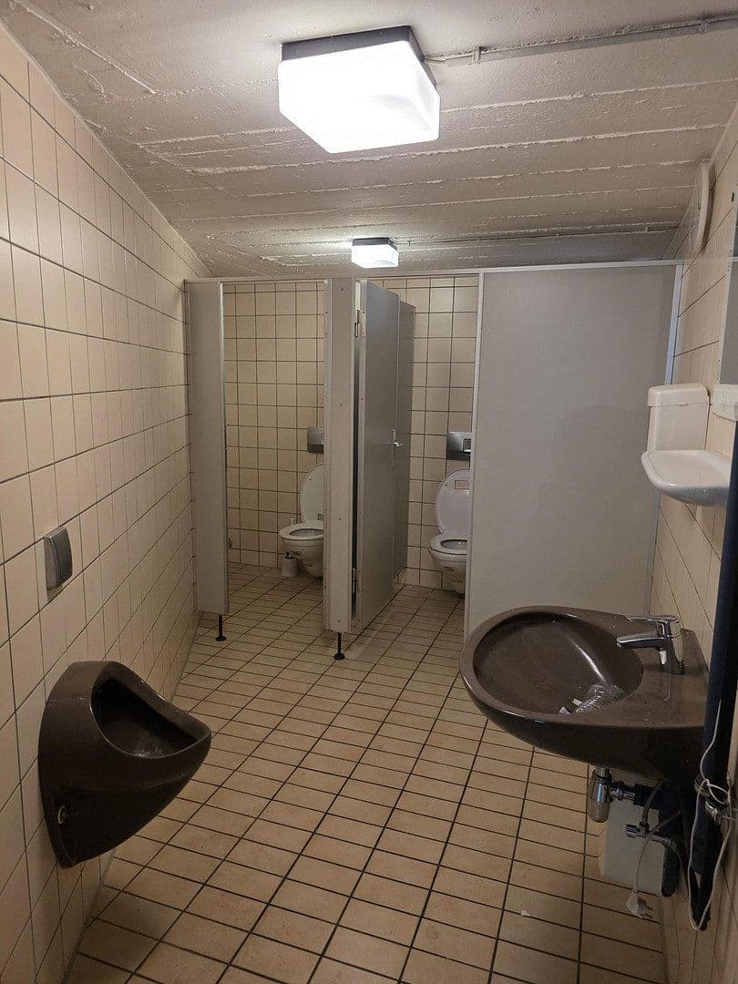 Prenájom kancelárie 323 m², Durlacherstraße 70-72, Pforzheim, Bádensko-Wurttembersko Prenájom kancelárie 323 m², Durlacherstraße 70-72, Pforzheim, Bádensko-Wurttembersko