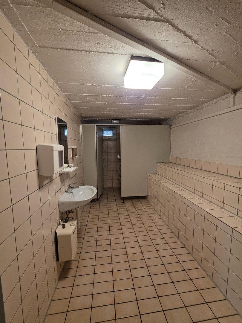 Prenájom kancelárie 323 m², Durlacherstraße 70-72, Pforzheim, Bádensko-Wurttembersko Prenájom kancelárie 323 m², Durlacherstraße 70-72, Pforzheim, Bádensko-Wurttembersko