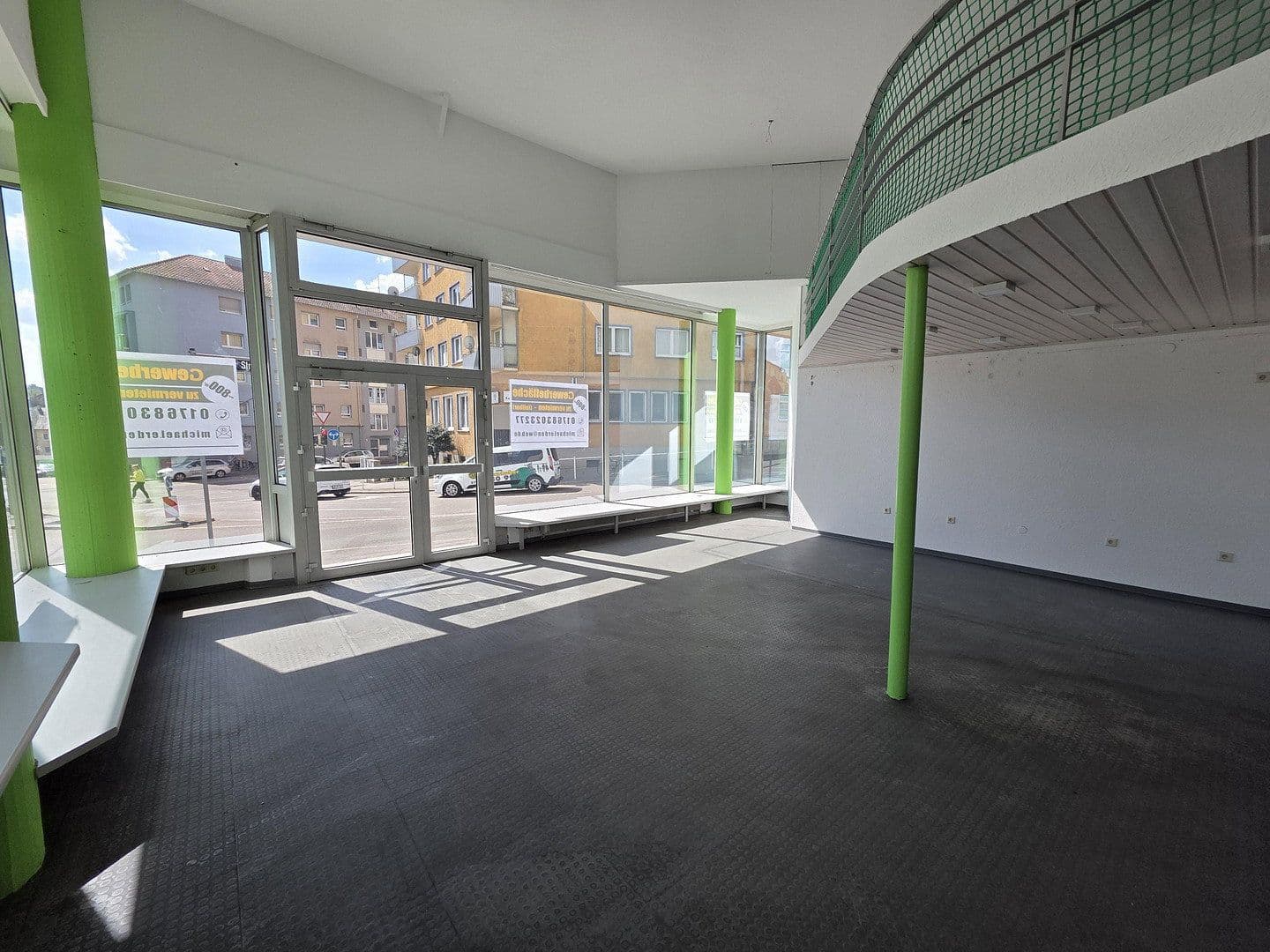 Prenájom kancelárie 323 m², Durlacherstraße 70-72, Pforzheim, Bádensko-Wurttembersko Prenájom kancelárie 323 m², Durlacherstraße 70-72, Pforzheim, Bádensko-Wurttembersko