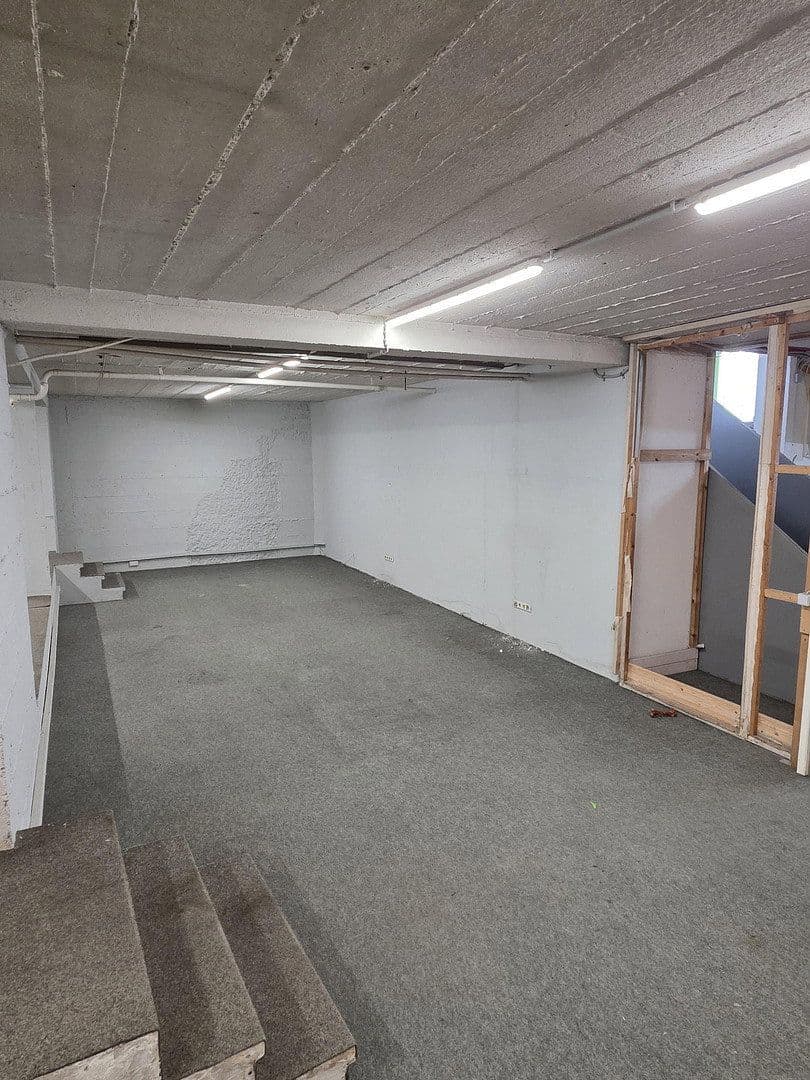 Prenájom kancelárie 323 m², Durlacherstraße 70-72, Pforzheim, Bádensko-Wurttembersko Prenájom kancelárie 323 m², Durlacherstraße 70-72, Pforzheim, Bádensko-Wurttembersko