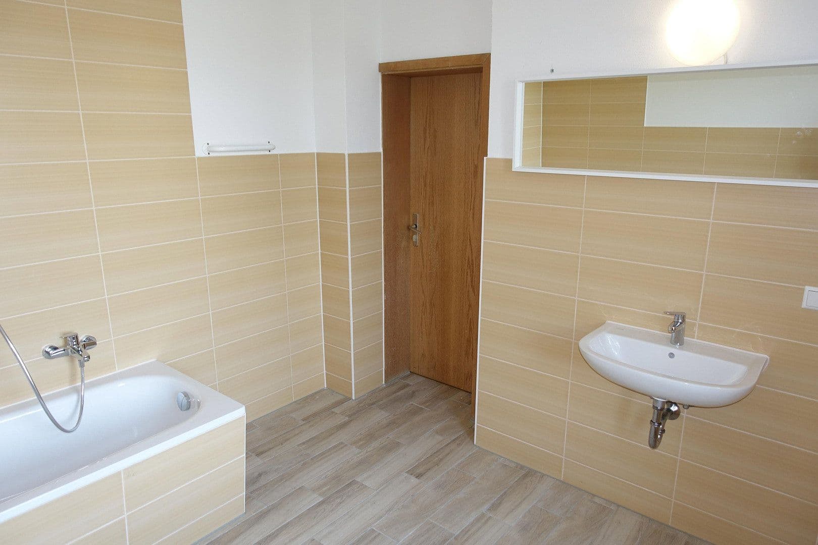 Prenájom bytu 6-izbový 125 m², Äußere Oybiner Straße 5, Žitava, Sasko Prenájom bytu 6-izbový 125 m², Äußere Oybiner Straße 5, Žitava, Sasko