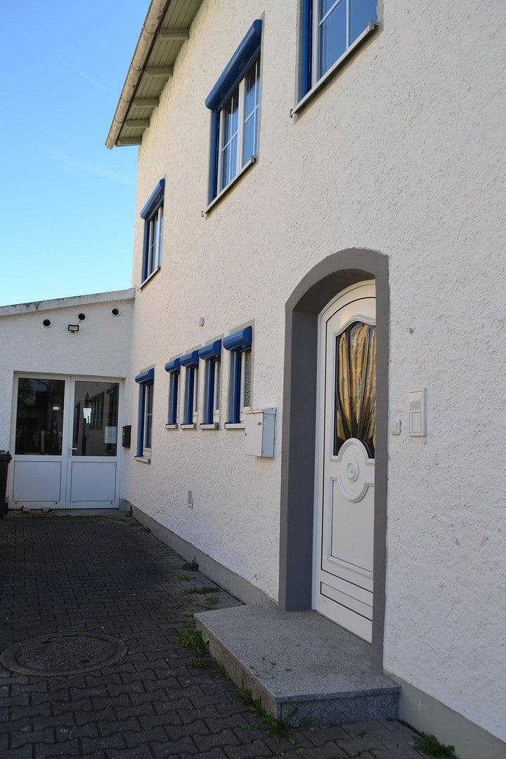 Predaj domu 245 m², pozemek 550 m², Auweg 1, Eggenfelden, Bavorsko Predaj domu 245 m², pozemek 550 m², Auweg 1, Eggenfelden, Bavorsko