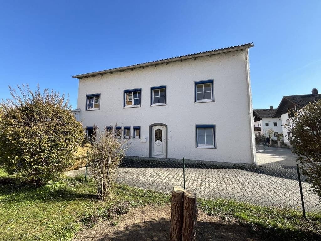 Predaj domu 245 m², pozemek 550 m², Auweg 1, Eggenfelden, Bavorsko Predaj domu 245 m², pozemek 550 m², Auweg 1, Eggenfelden, Bavorsko