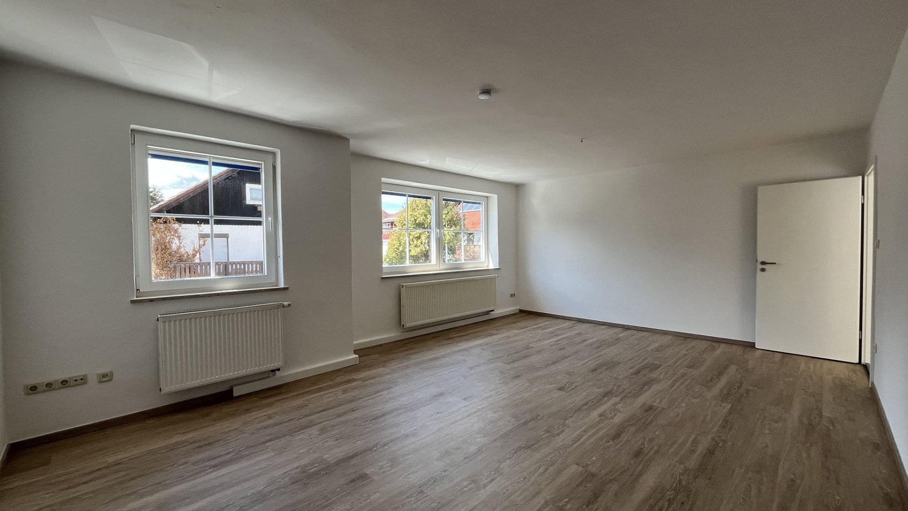 Predaj domu 245 m², pozemek 550 m², Auweg 1, Eggenfelden, Bavorsko Predaj domu 245 m², pozemek 550 m², Auweg 1, Eggenfelden, Bavorsko