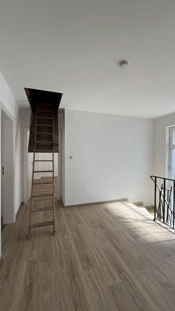 Predaj domu 245 m², pozemek 550 m², Auweg 1, Eggenfelden, Bavorsko Predaj domu 245 m², pozemek 550 m², Auweg 1, Eggenfelden, Bavorsko